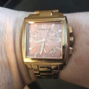 Michael Kors Womens Chronograph Rose Gold Watch